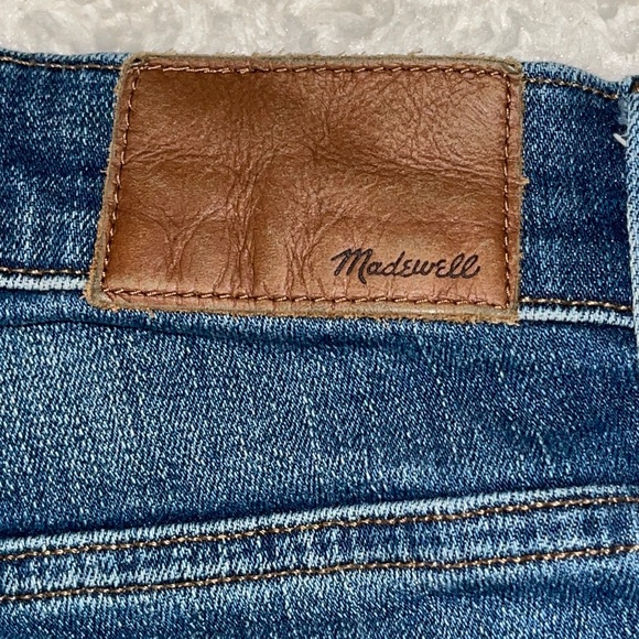 MADEWELL 9" Mid-Rise Skinny Jeans in York Wash Rip and Repair Edition Size 25. - Picture 7 of 16